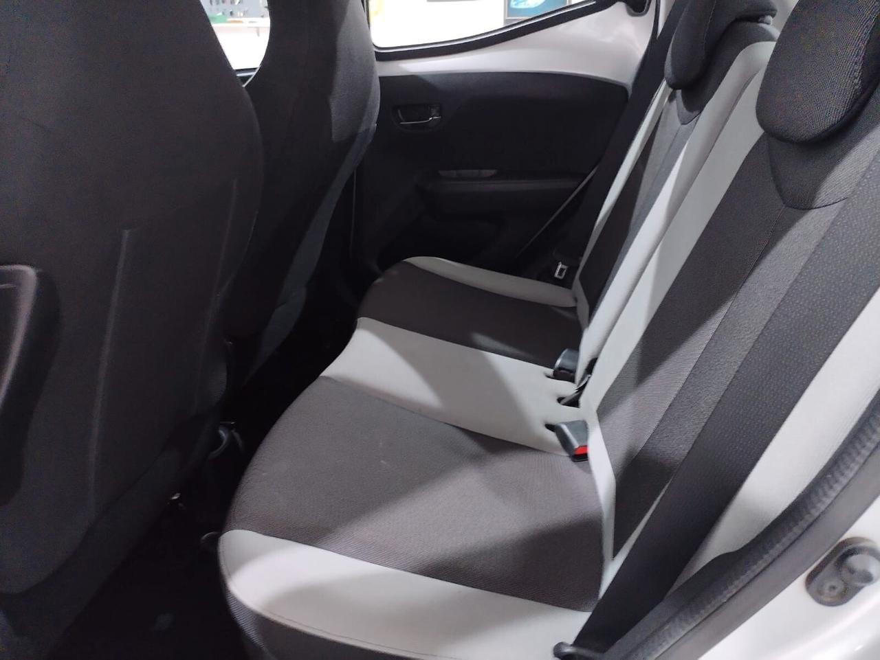 Toyota Aygo 1.0 VVT-i 69 CV 5 porte x-play