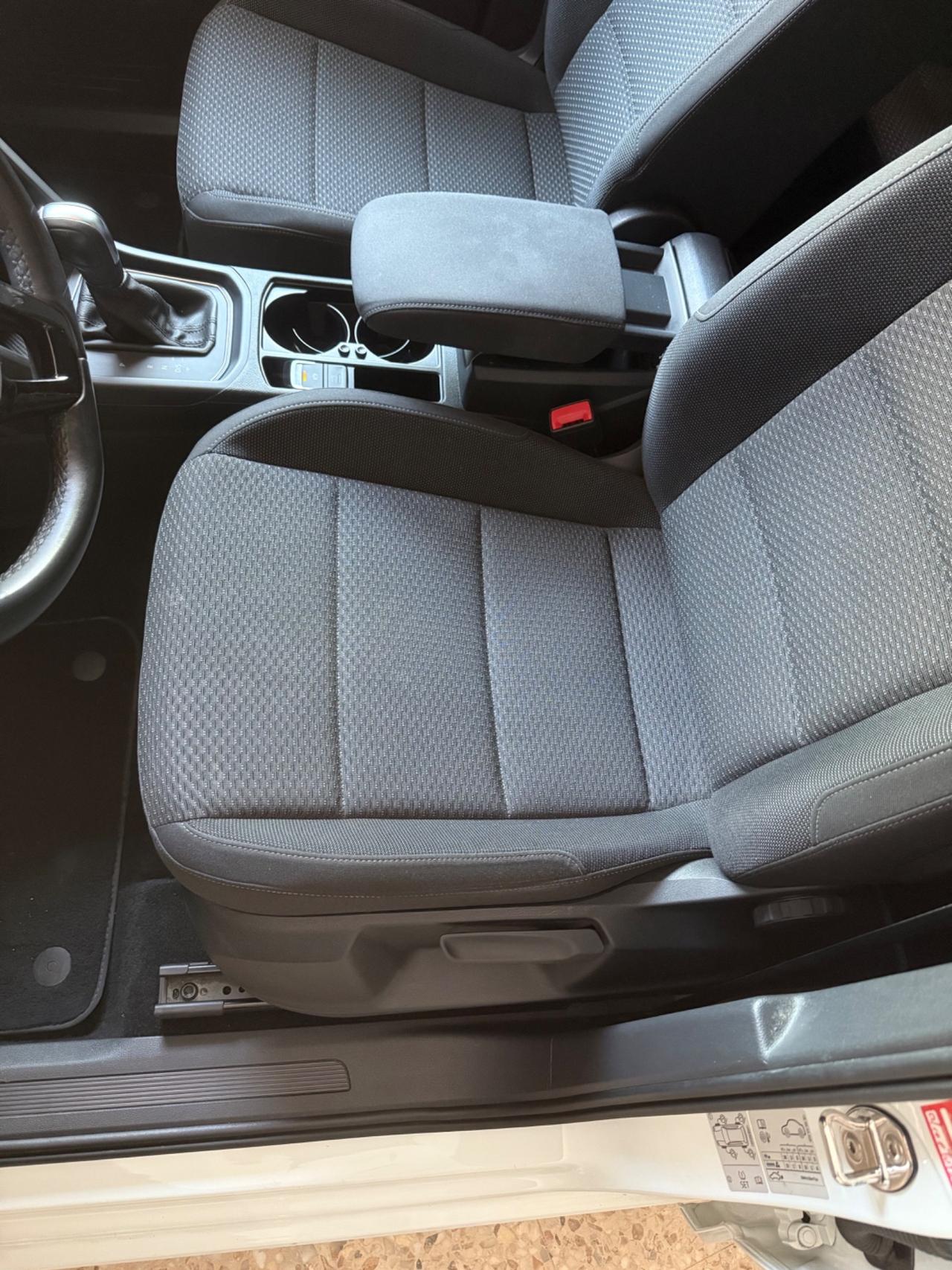 Volkswagen Touran 2.0 TDI DSG 2020