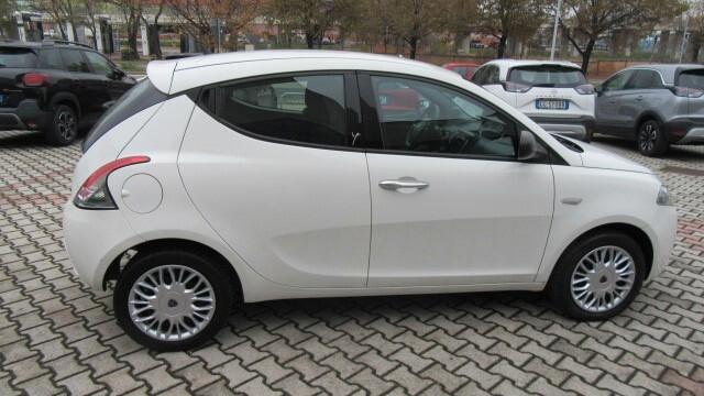 Lancia Ypsilon 1.2 69 CV 5 porte Silver