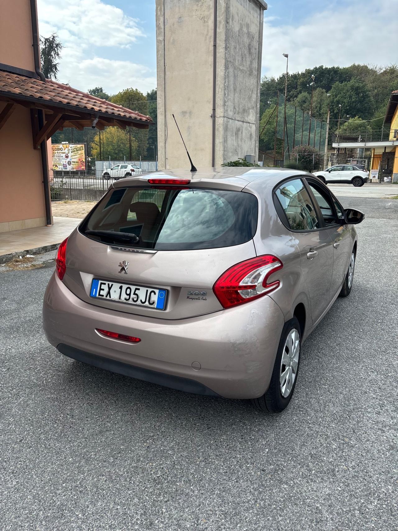 Peugeot 208 PureTech 82 5 porte Allure