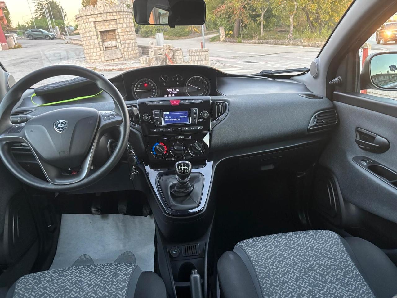 Lancia Ypsilon 1.0 FireFly 5 porte S&S Hybrid UnYca