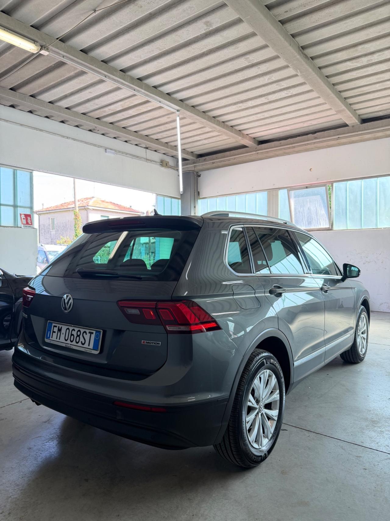 Volkswagen Tiguan 2.0 TDI SCR DSG 4MOTION Business BMT