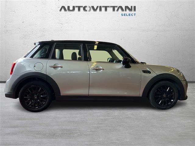MINI Mini 5 Porte 1.5 Twin Power Turbo Cooper Essential