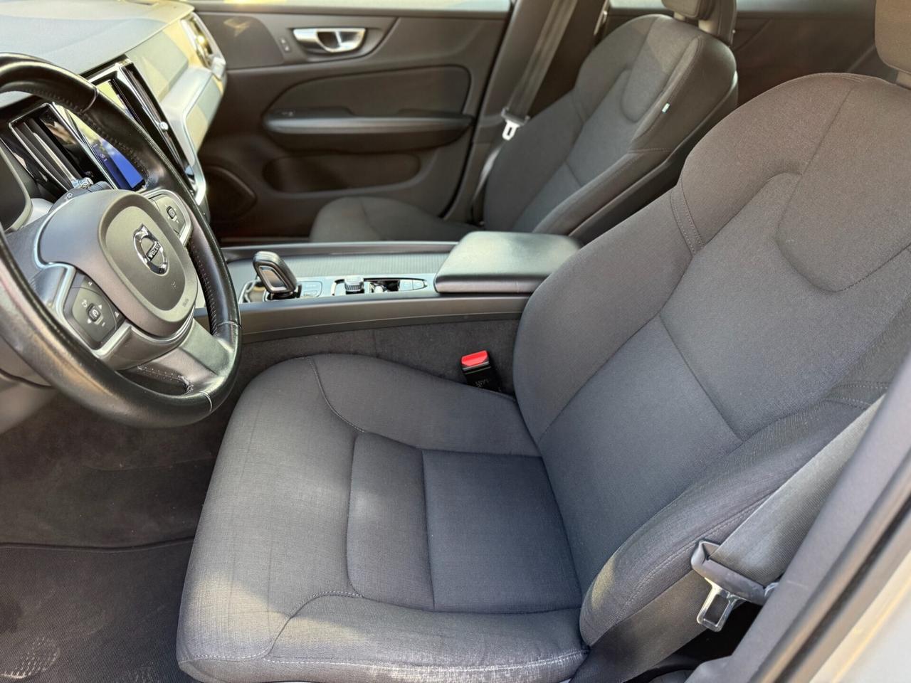 VOLVO V60 2021 B4 Geartronic R-Design