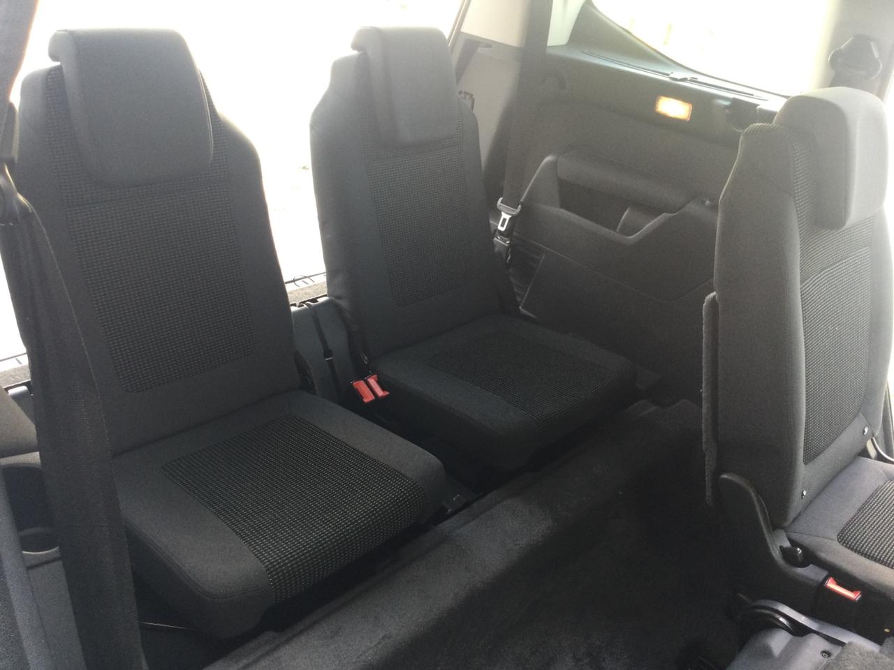 Peugeot 5008 1.6 HDi 115CV Allure