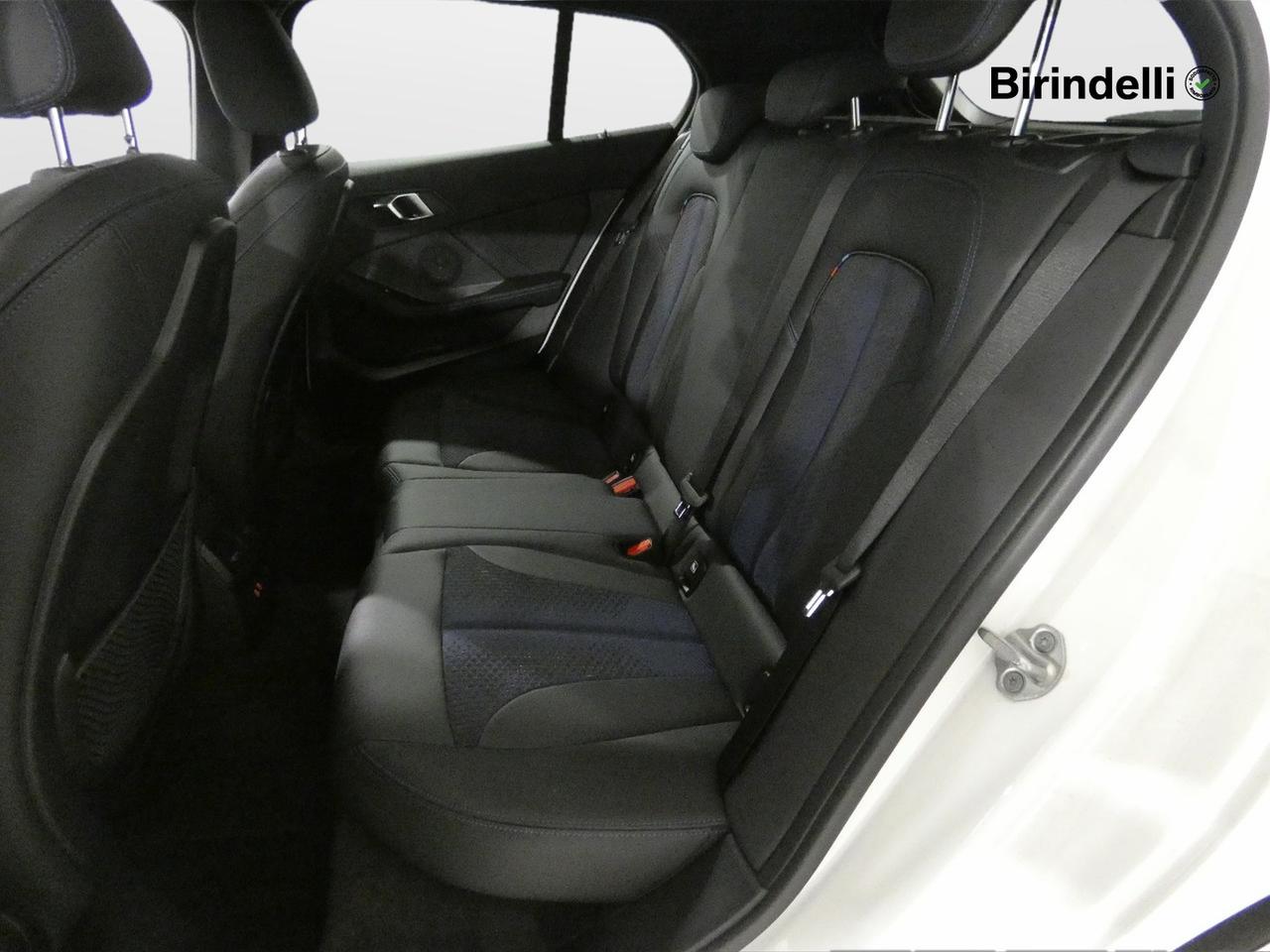 BMW Serie 1 (F40) - 118d 5p. Msport