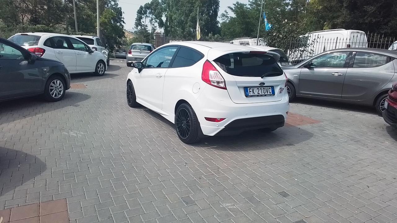 Ford Fiesta 1.5 TDCi 75CV 3 porte ST-Line