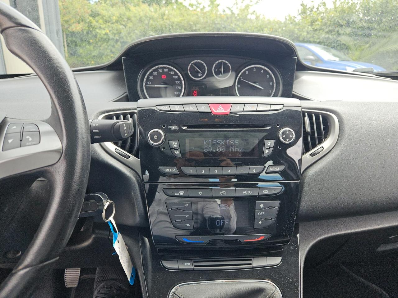 Lancia Ypsilon 0.9 TwinAir 85 CV 5 porte S&S Platinum