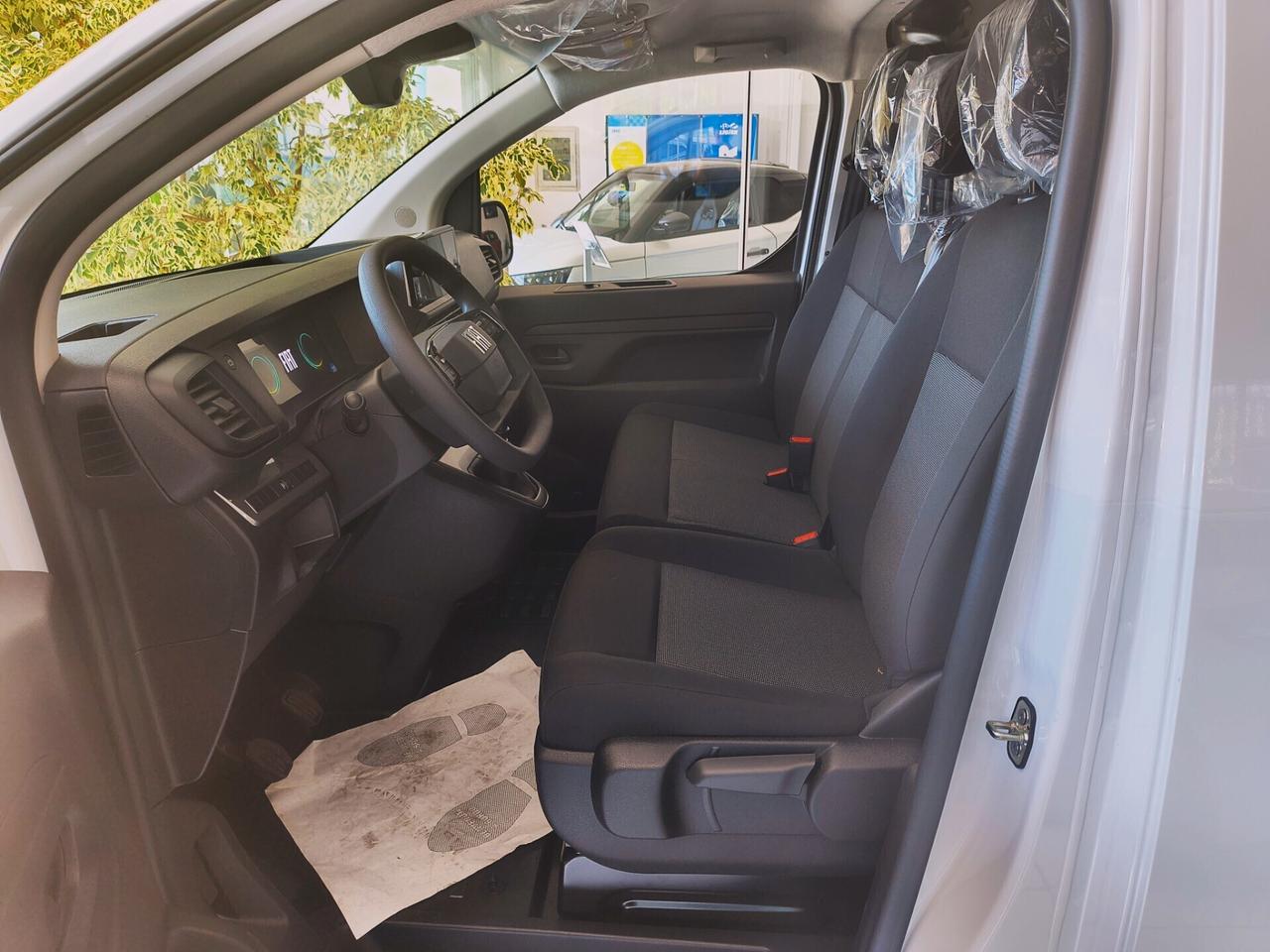 Fiat Scudo furgone 120cv con telecamera posteriore e sensori di parcheggio