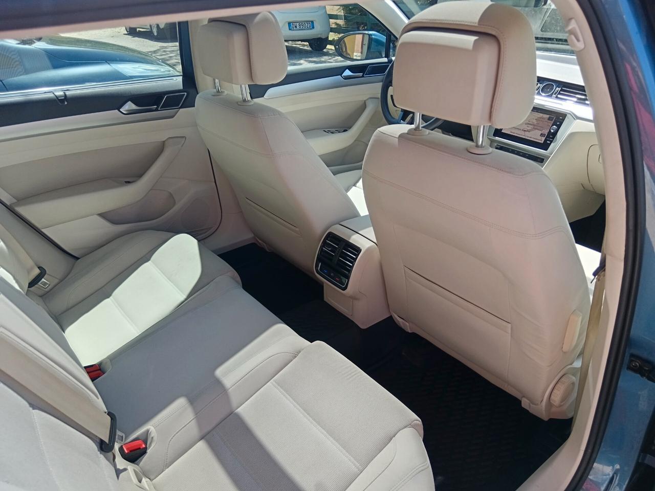 Volkswagen Passat 1.6 TDI 120CV TETTO APRIBILE