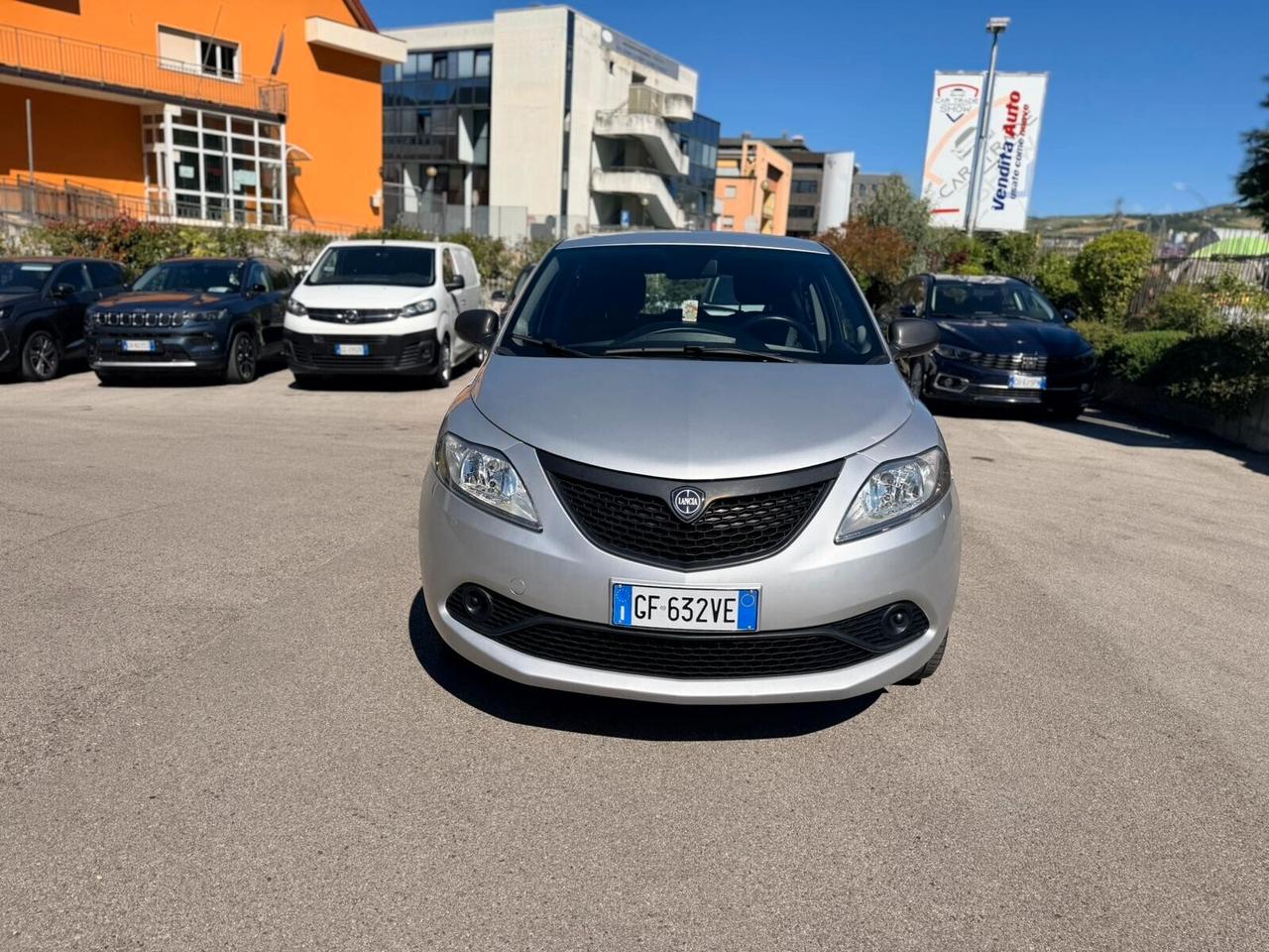Lancia Ypsilon 1.0 FireFly 5 porte S&S Hybrid Ecochic Silver