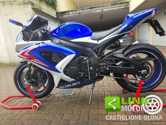 SUZUKI GSX R 750 K8