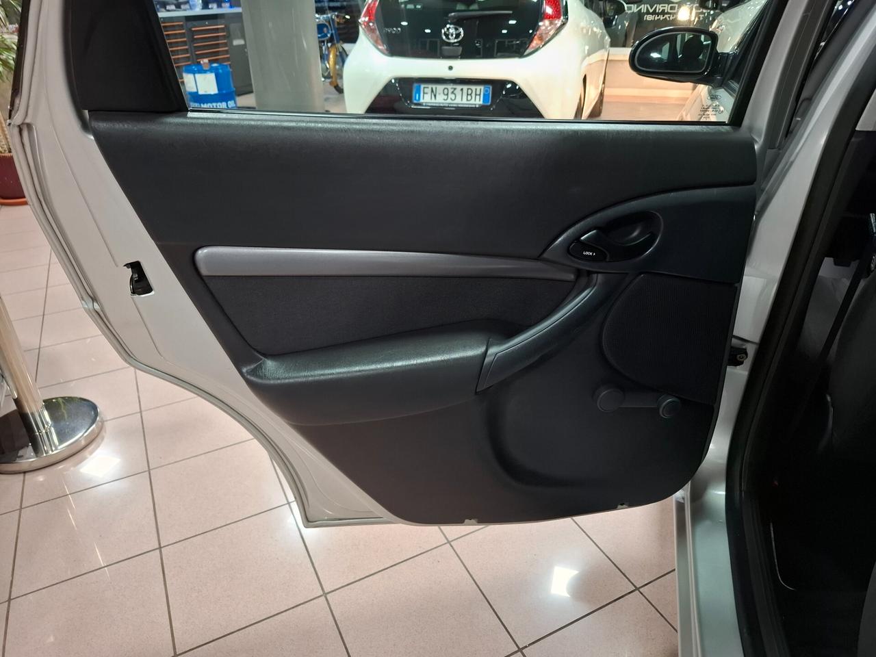 Ford Focus 1.6 benzina Neopatentato