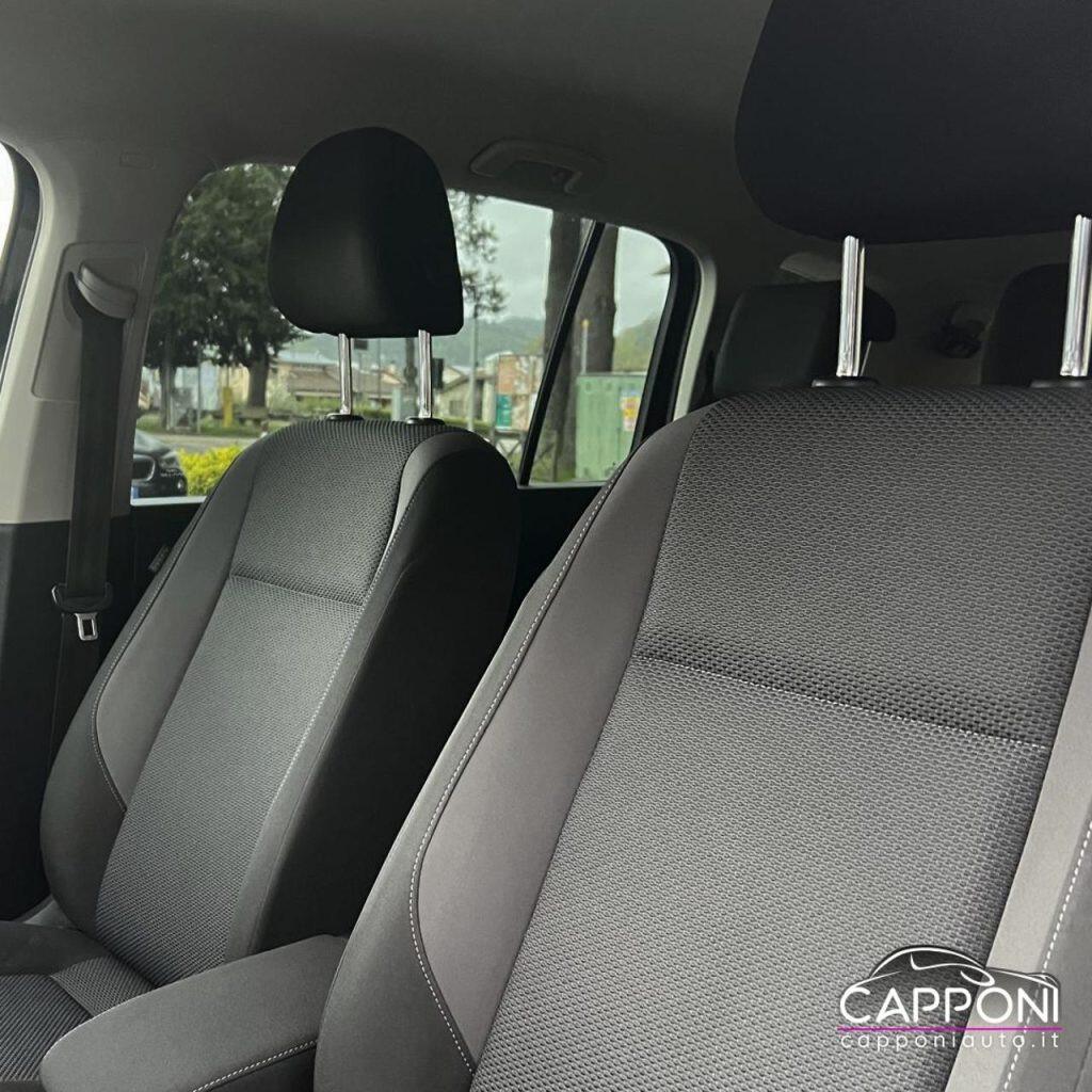 Volkswagen Touran 1.6 TDI 115 CV 7 POSTI