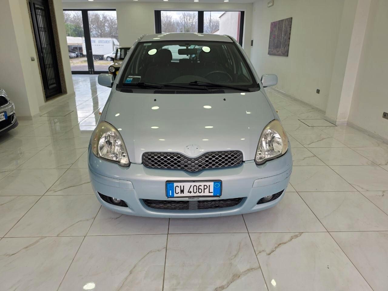 Toyota Yaris 1.0i 16V cat 5 porte Sol