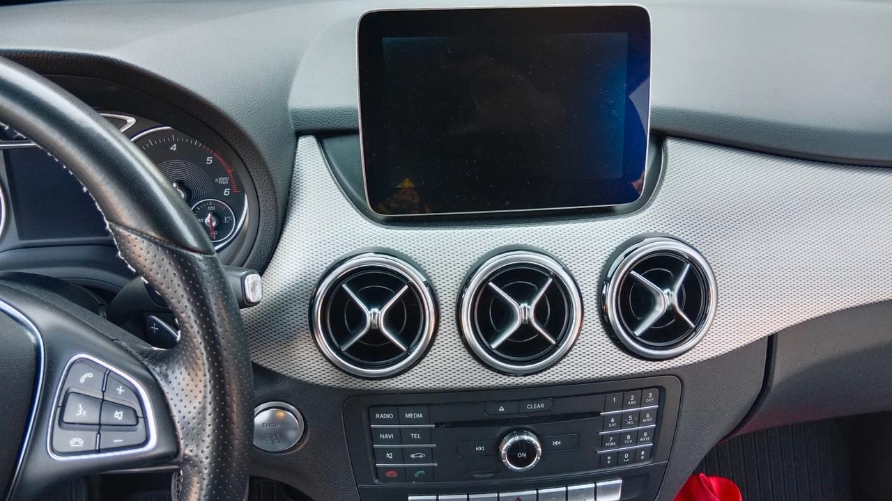 Mercedes-benz B 200 Premium - PERMUTE