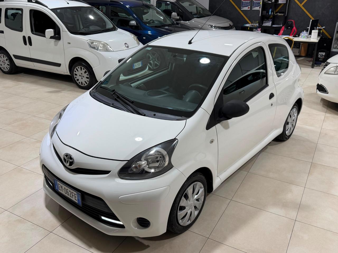 Toyota Aygo 1.0 12V VVT-i 3 porte Lounge Connect