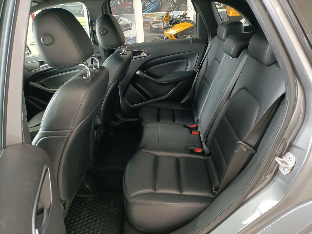 Mercedes-benz B 180 CDI BlueEFFICIENCY Premium 01/2012