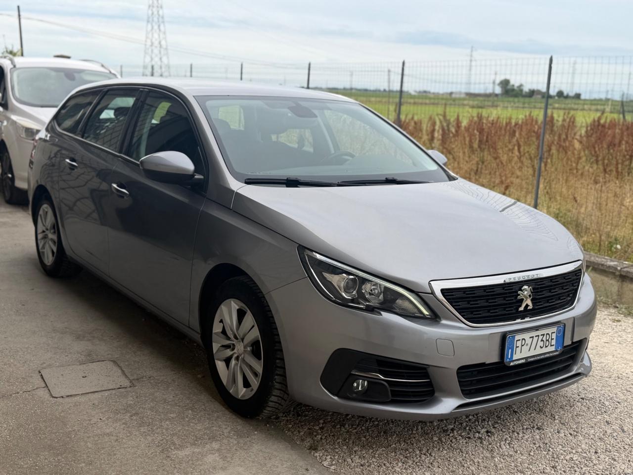 Peugeot 308 BlueHDi 130 S&S SW Allure