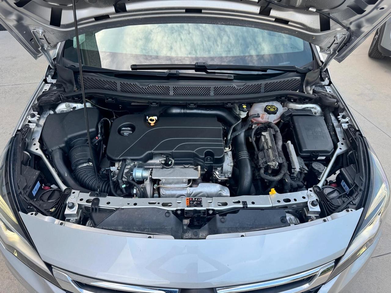 Opel Astra 1.4 Turbo 110CV EcoM Sports Tourer Dynamic