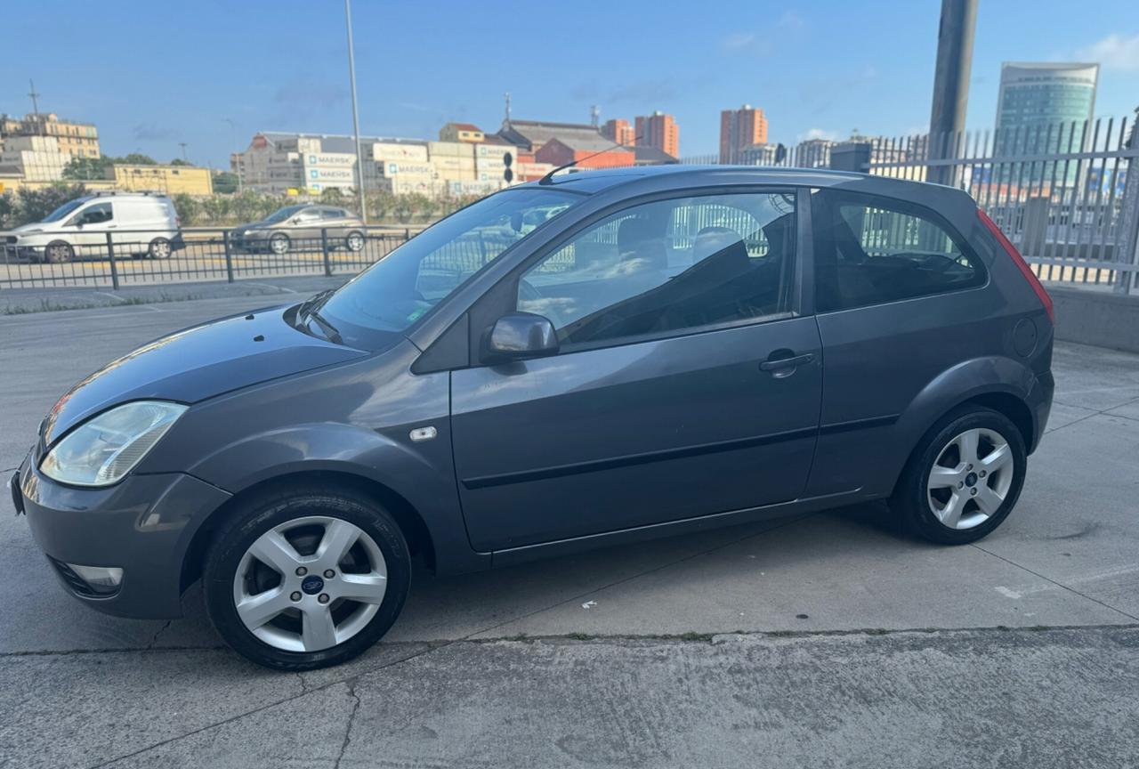 Ford Fiesta 1.4 TDCi 3p. Ghia 2005