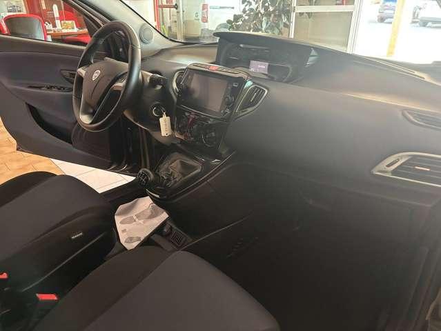Lancia Ypsilon 1.0 firefly hybrid platinum
