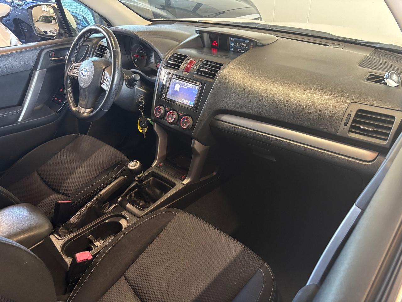 Subaru Forester 2.0D |BIANCO PERLA GANCIO TRAINO