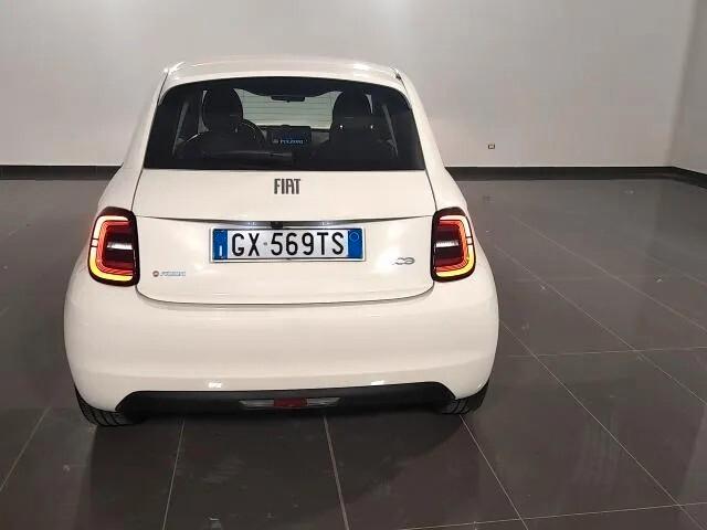 Fiat 500 500e Berlina 23,8 kWh La Prima