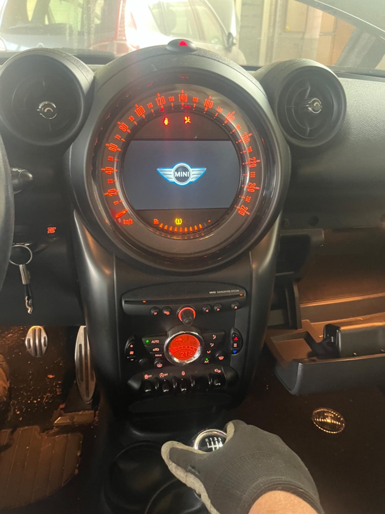 Mini Cooper SD Countryman 2014 sinistrata