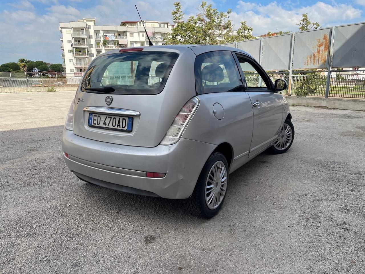 Lancia Ypsilon 1.2 69 CV Argento km 91000