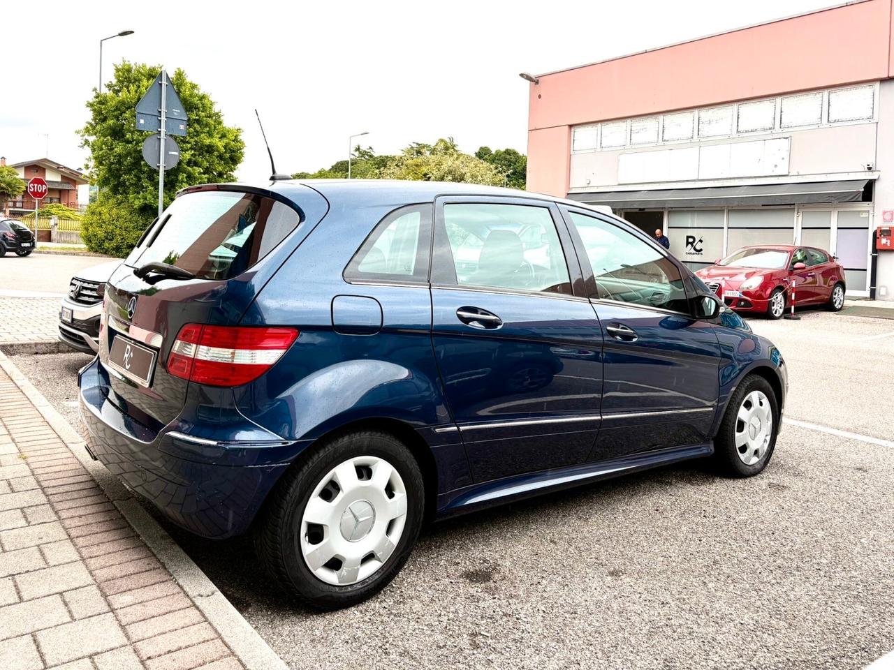 Mercedes-benz B 200