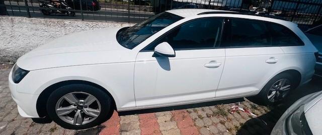 Audi A4 Avant 35 TDI S tronic S line edition