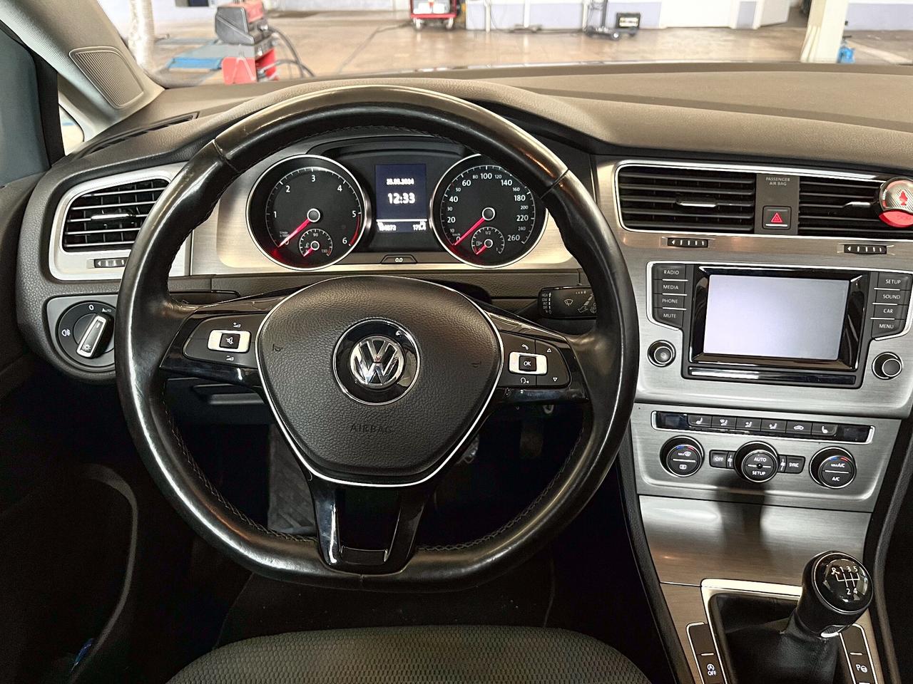 Volkswagen Golf VII 1.6 TDI Bluemotion