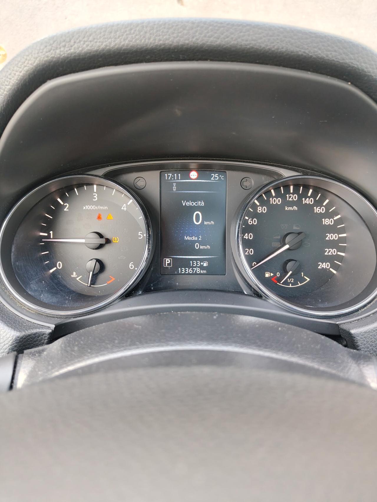 Nissan Qashqai 1.6 dCi DPF 360