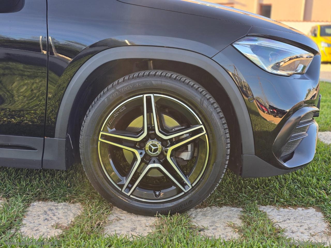 MERCEDES-BENZ GLA 200 d Automatic Premium