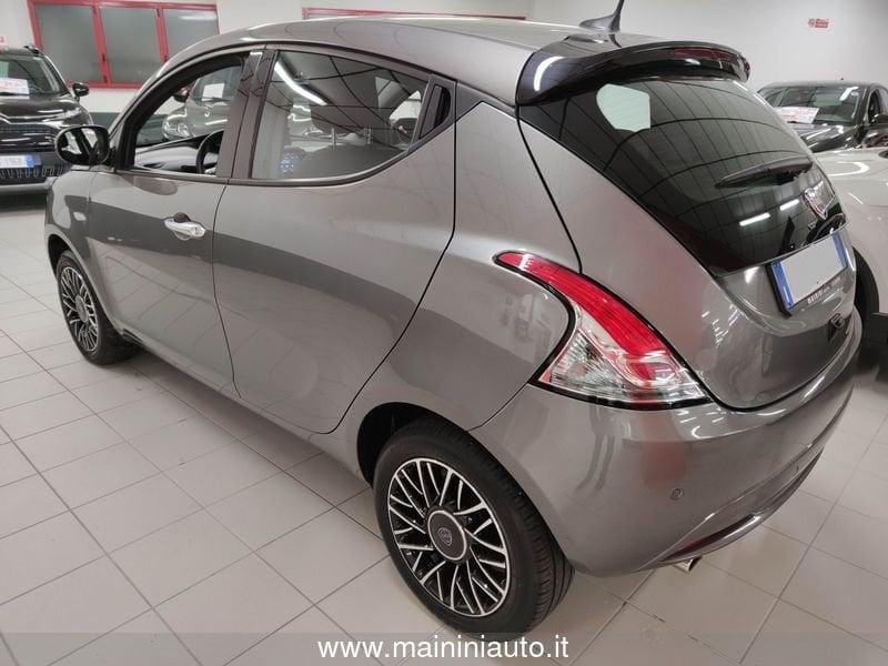 Lancia Ypsilon 1.0 70cv Hybrid 5p Platino + Car Play "SUPER PROMO"