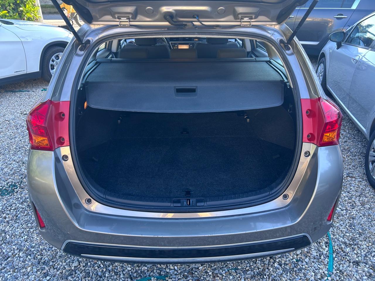 Toyota Auris Touring Sports 1.4 D-4D Lounge