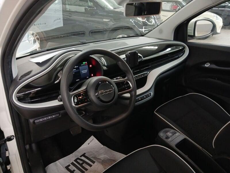 FIAT 500e 500 (2020--->) 500 Action Berlina 23,65 kWh