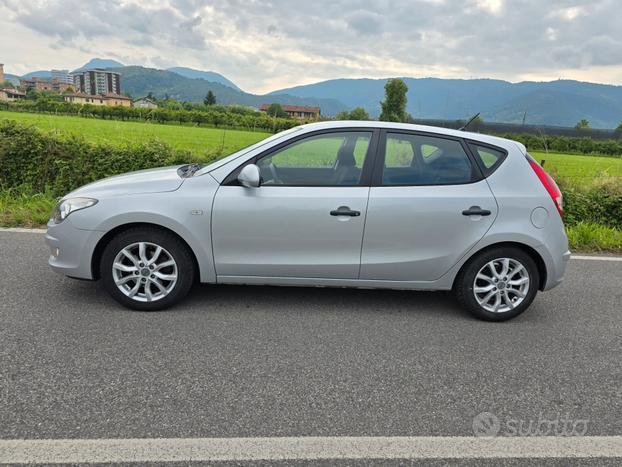 HYUNDAI i30 1.6 CRDi 90CV "ADATTA PER NEOPATENTAT