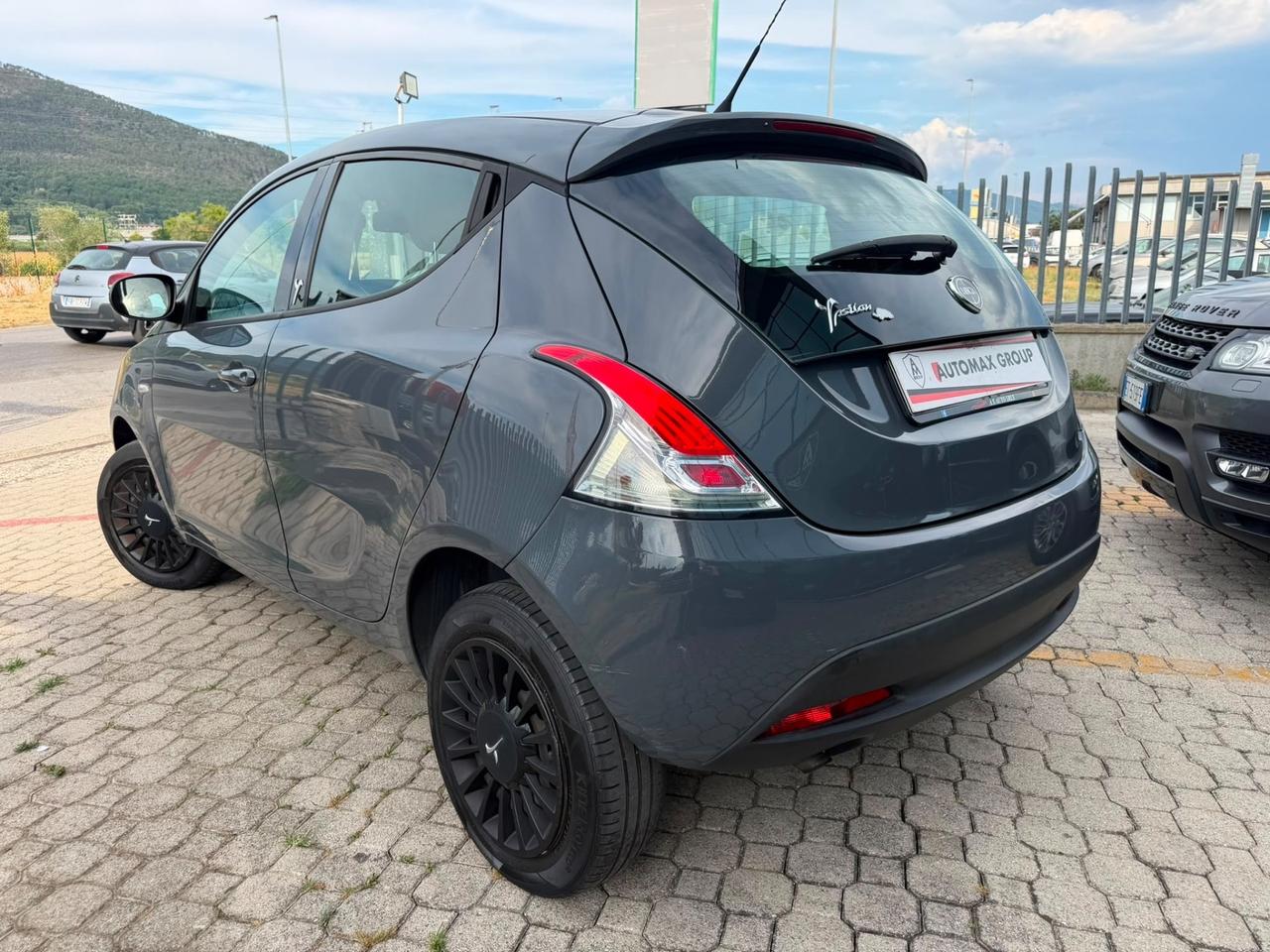 Lancia Ypsilon 0.9 TwinAir 85 CV 5 porte Metano Ecochic Elle