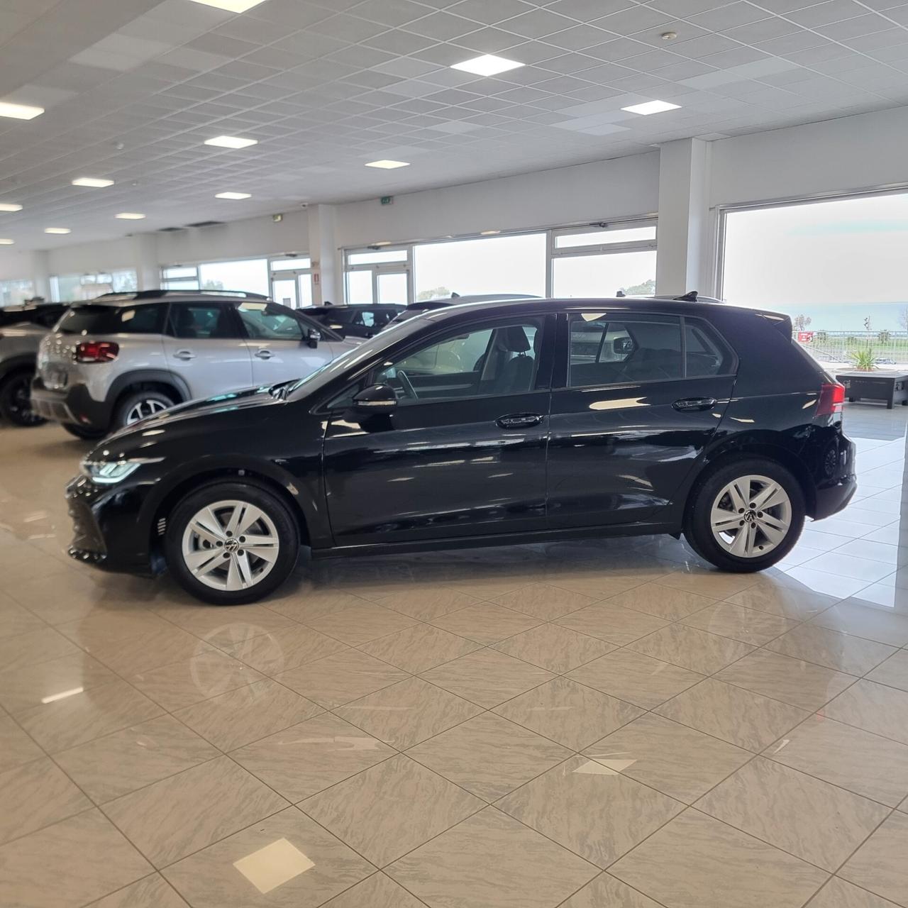 VOLKSWAGEN GOLF 8 LIFE 2.0 TDI 115cv Euro 6E