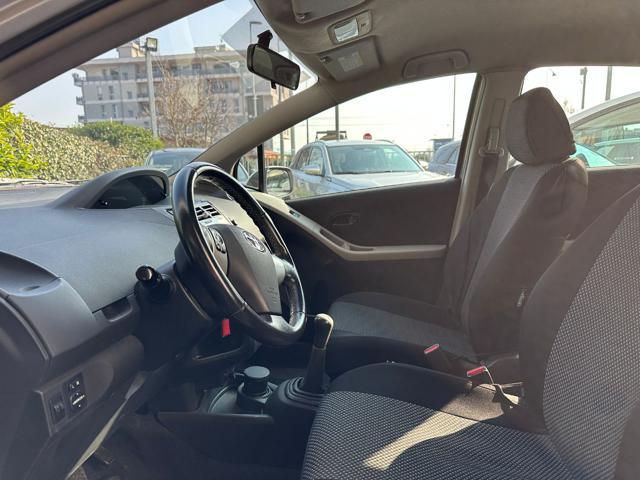 TOYOTA Yaris 1.0 5 porte Sol