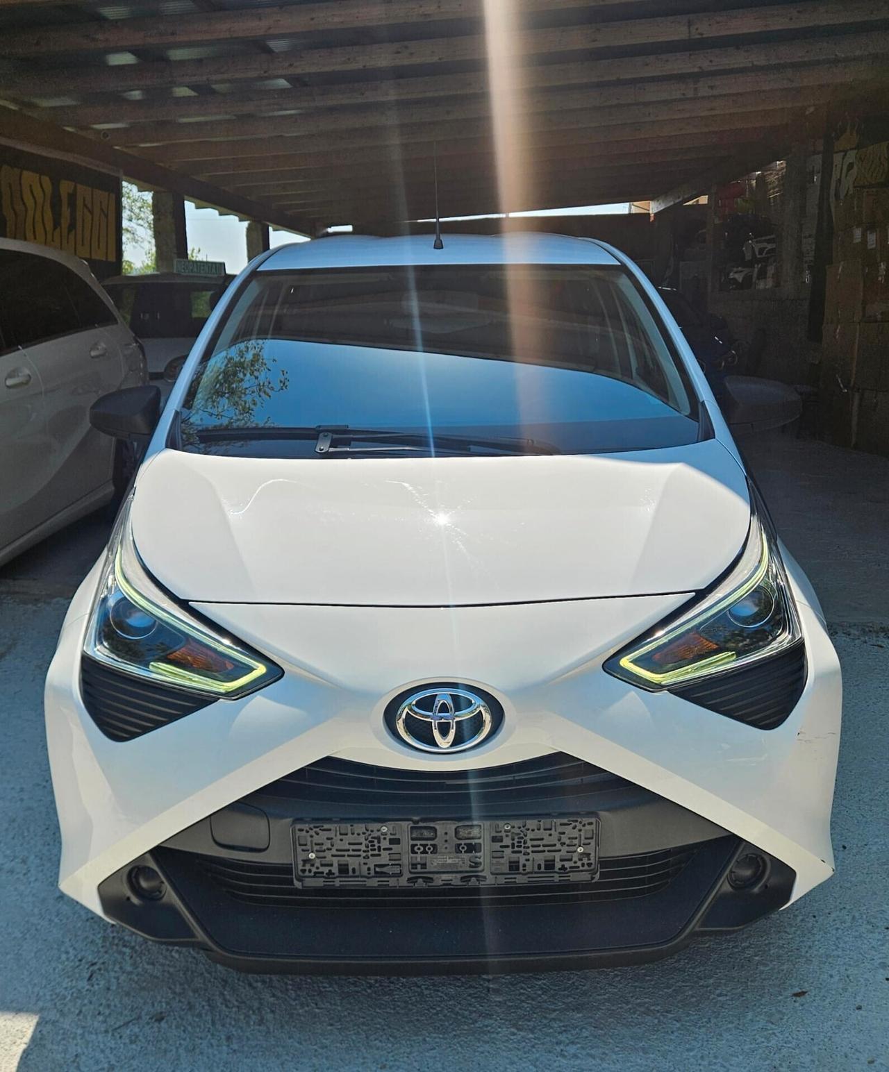 Toyota Aygo 1.0 VVT-i 72 CV 5 porte x-play