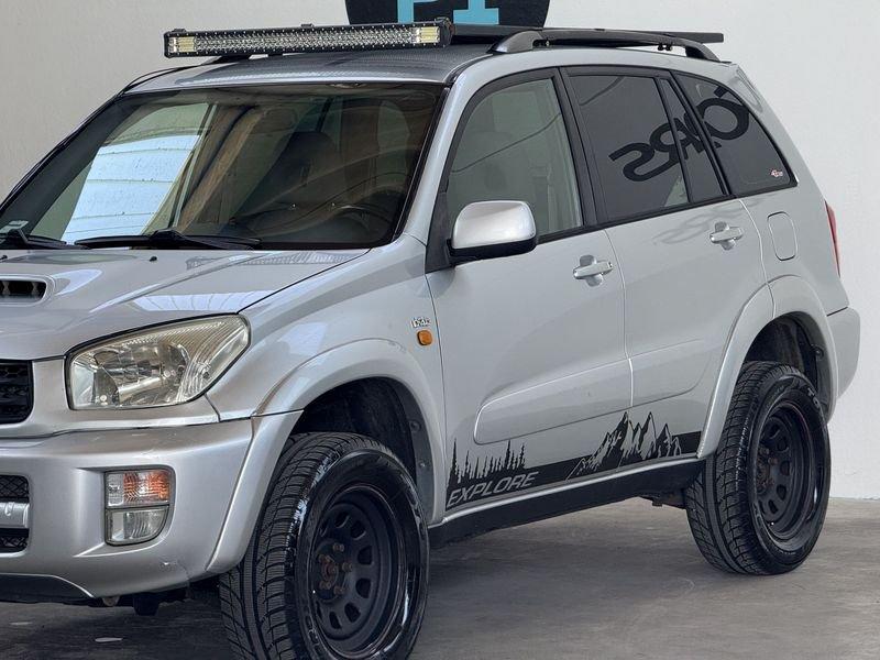 Toyota RAV4 5p 2.0 d-4d 16v ASI KIT RIALZO +4CM LUCI LED PORTAPACCHI