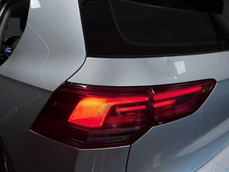 VOLKSWAGEN Golf 8ª serie Golf 1.0 eTSI EVO DSG...