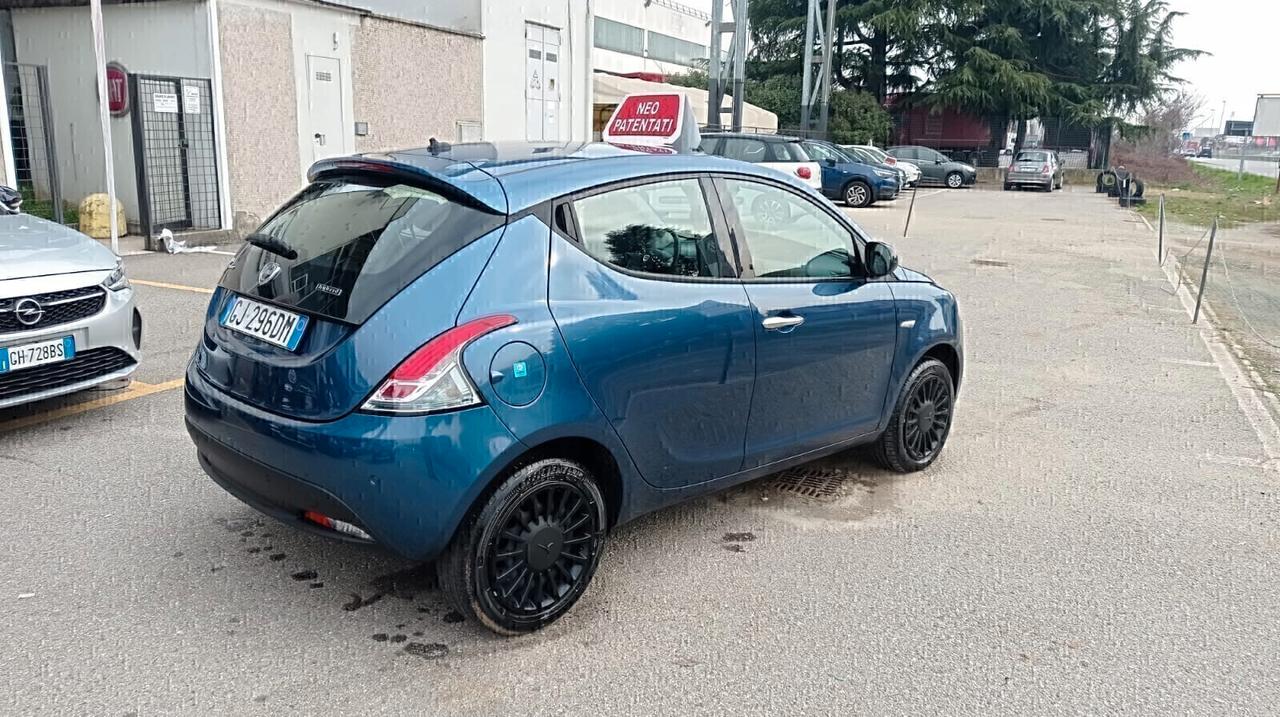 Lancia Ypsilon 1.0 FireFly 5 porte S&S Hybrid Silver Plus *PREZZO REALE*