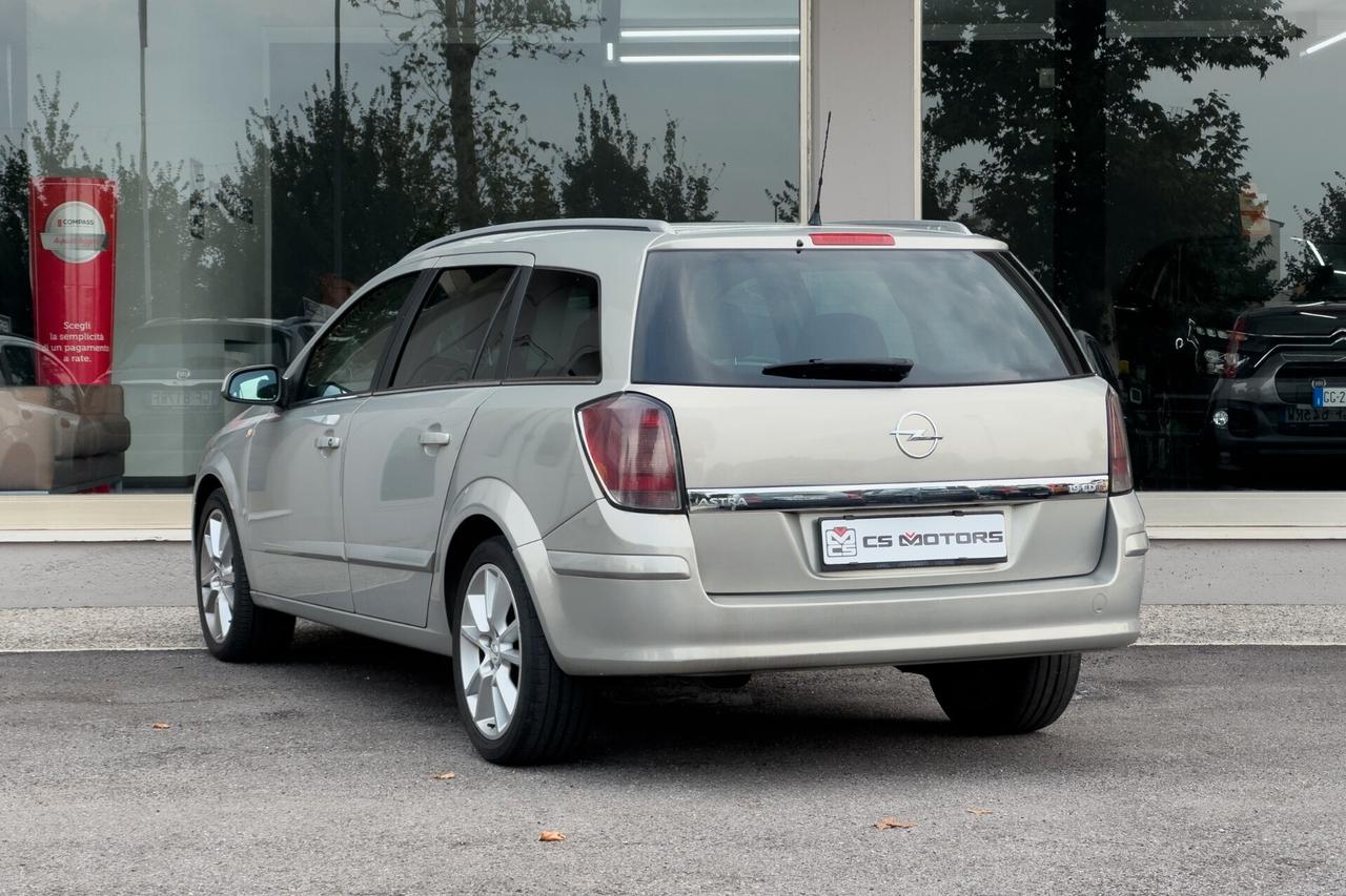 Opel Astra -