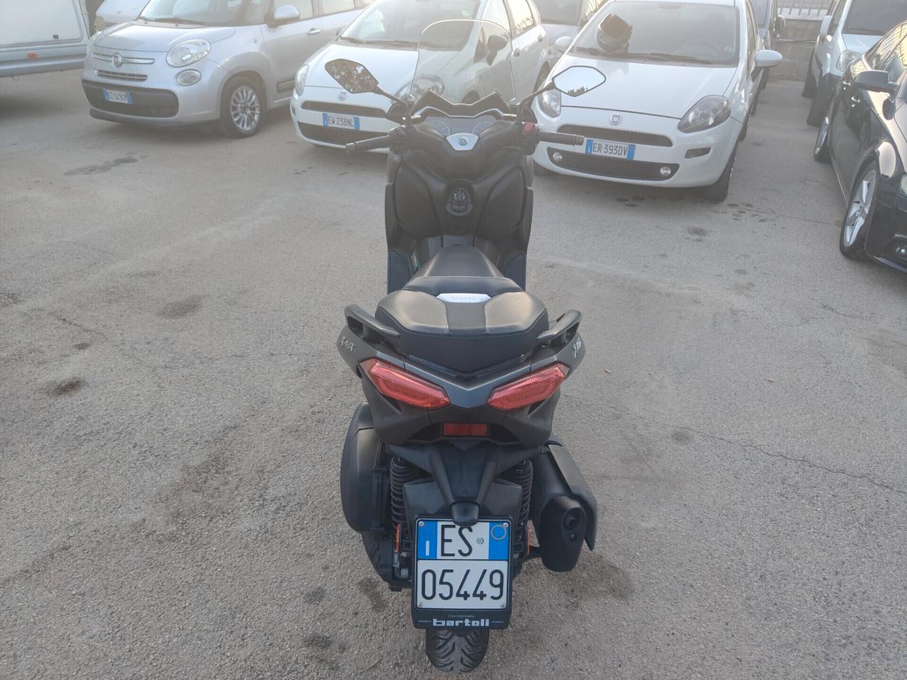 Yamaha X-Max 300 permuta auto/moto