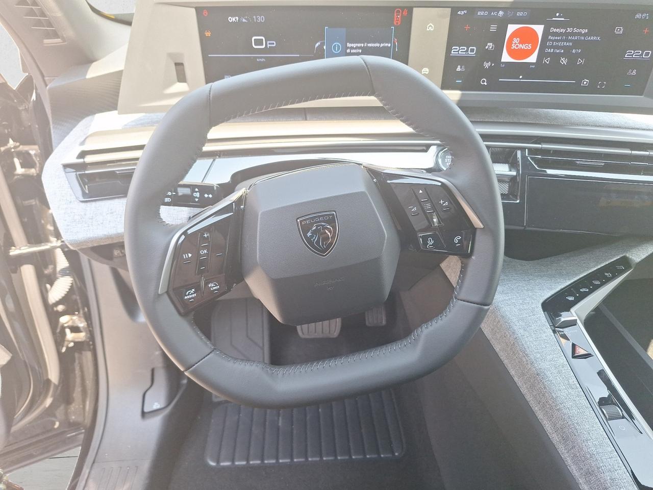 PEUGEOT Nuovo 5008 Hybrid 145 e-DCS6 ALLURE