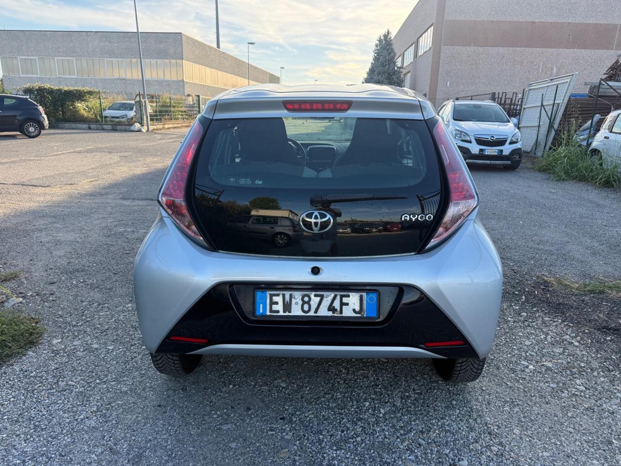 Toyota Aygo 1.0 VVT-i 69 CV 5 porte x-play